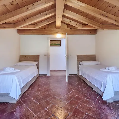 Ada Historic 800s Villa Mandello del Lario